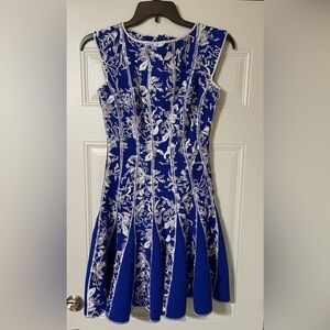 Tadashi Shoji Dress Small Womens Blue Floral Embroidered Wedding Formal Designer